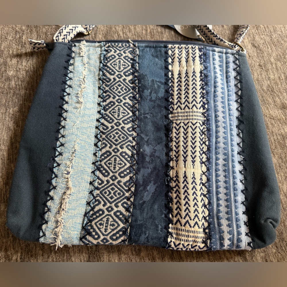 Demdaco Blue Woven Crossbody Bag - Picture 3 of 5